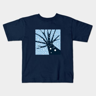 WINTER SNOWING TREE DESIGN Kids T-Shirt